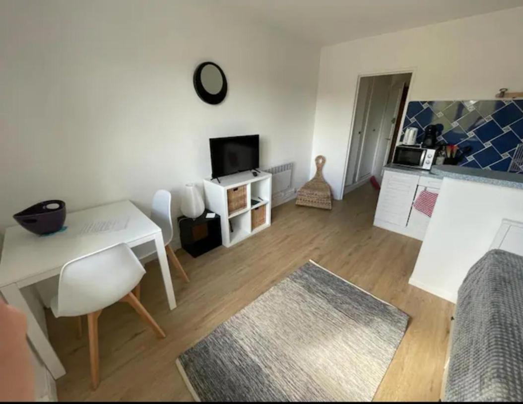 Studio Sur La Cote Fleurie A Houlgate. Apartment Luaran gambar